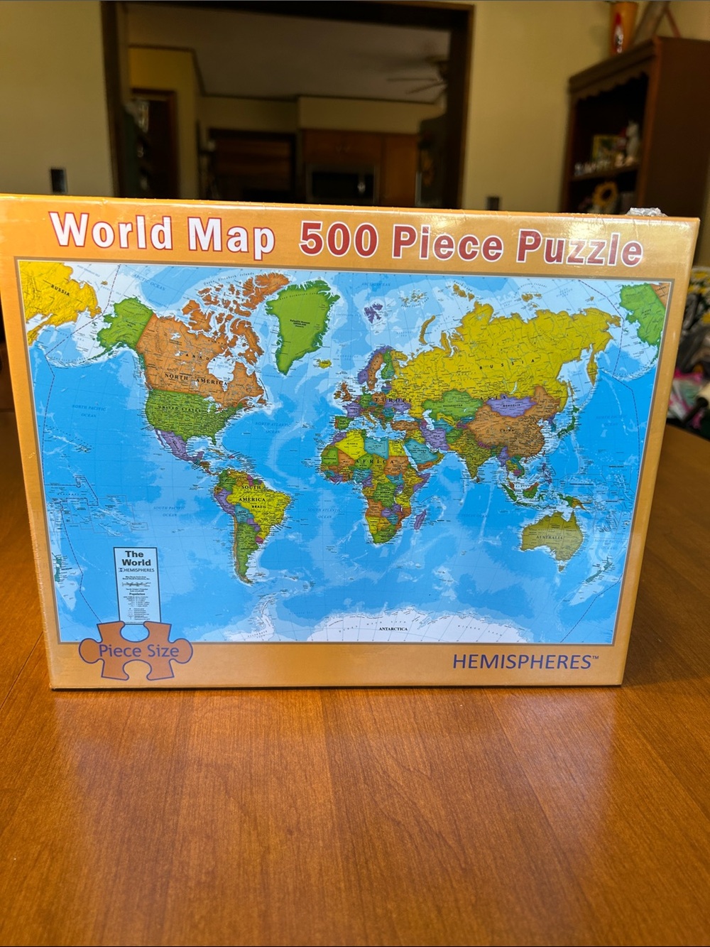 World Map 500 Piece Puzzle - Blue/Green/Yellow